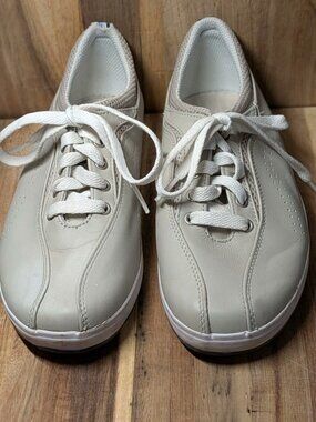 Women's Keds Beige Leather look Casual Bowling Shoe Style Women's  size 8